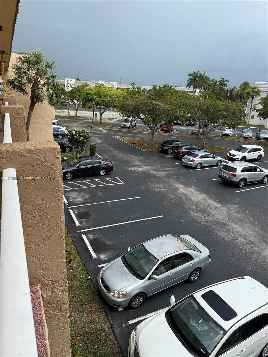 Small Image of 8345 SUNRISE LAKES BLVD #312, Sunrise Number 3