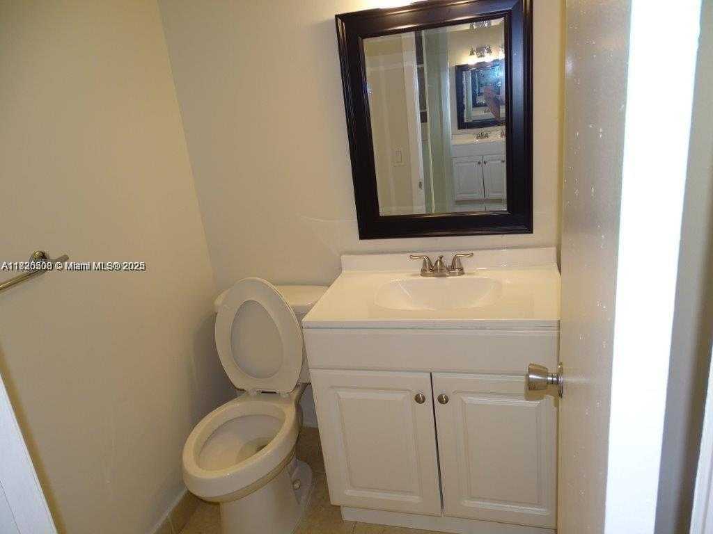 Small Image of 1425 ARTHUR ST #311B, Hollywood Number 12