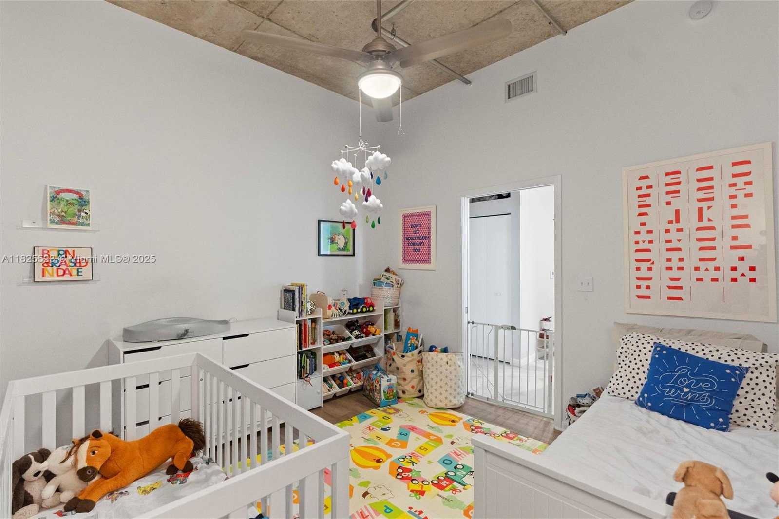 Small Image of 2001 BISCAYNE BLVD #2201, Miami Number 22