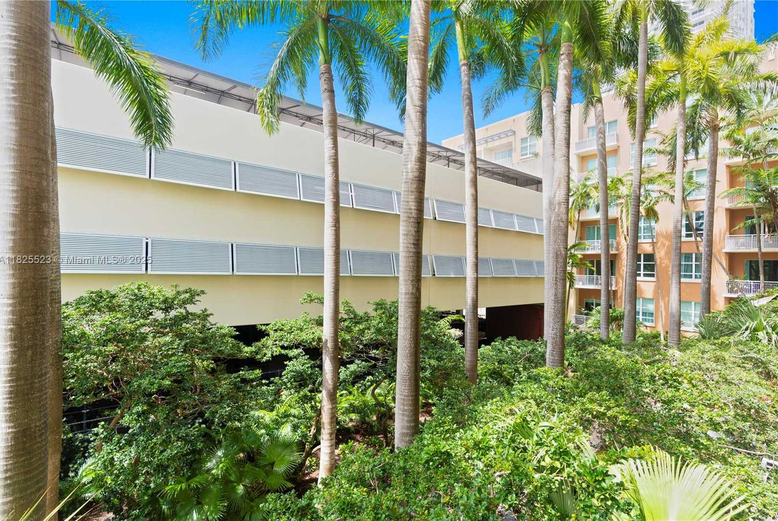 Small Image of 2001 BISCAYNE BLVD #2201, Miami Number 25
