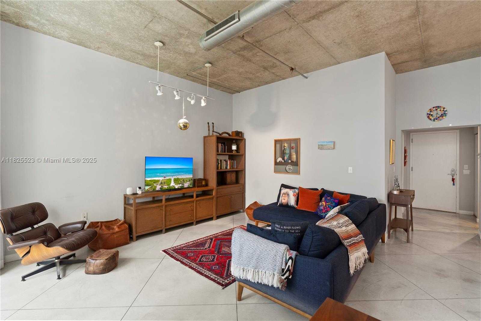 Small Image of 2001 BISCAYNE BLVD #2201, Miami Number 8