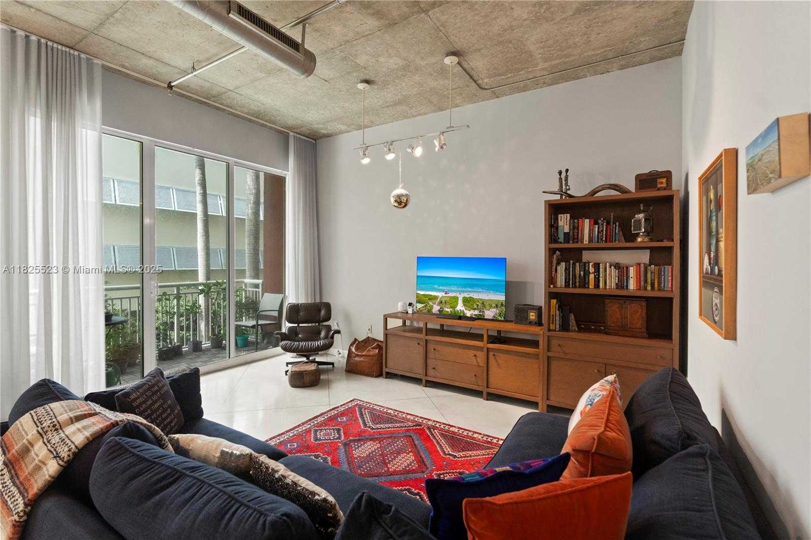 Small Image of 2001 BISCAYNE BLVD #2201, Miami Number 9