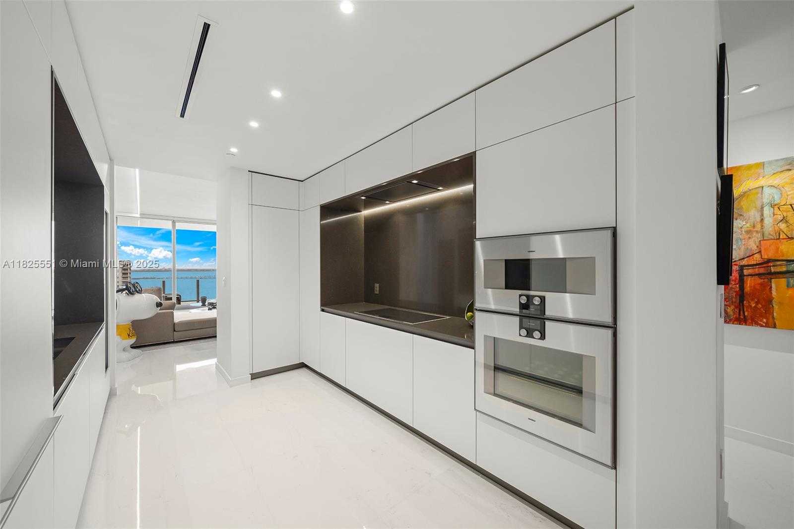 Small Image of 300 BISCAYNE BOULEVARD WAY #2703, Miami Number 13