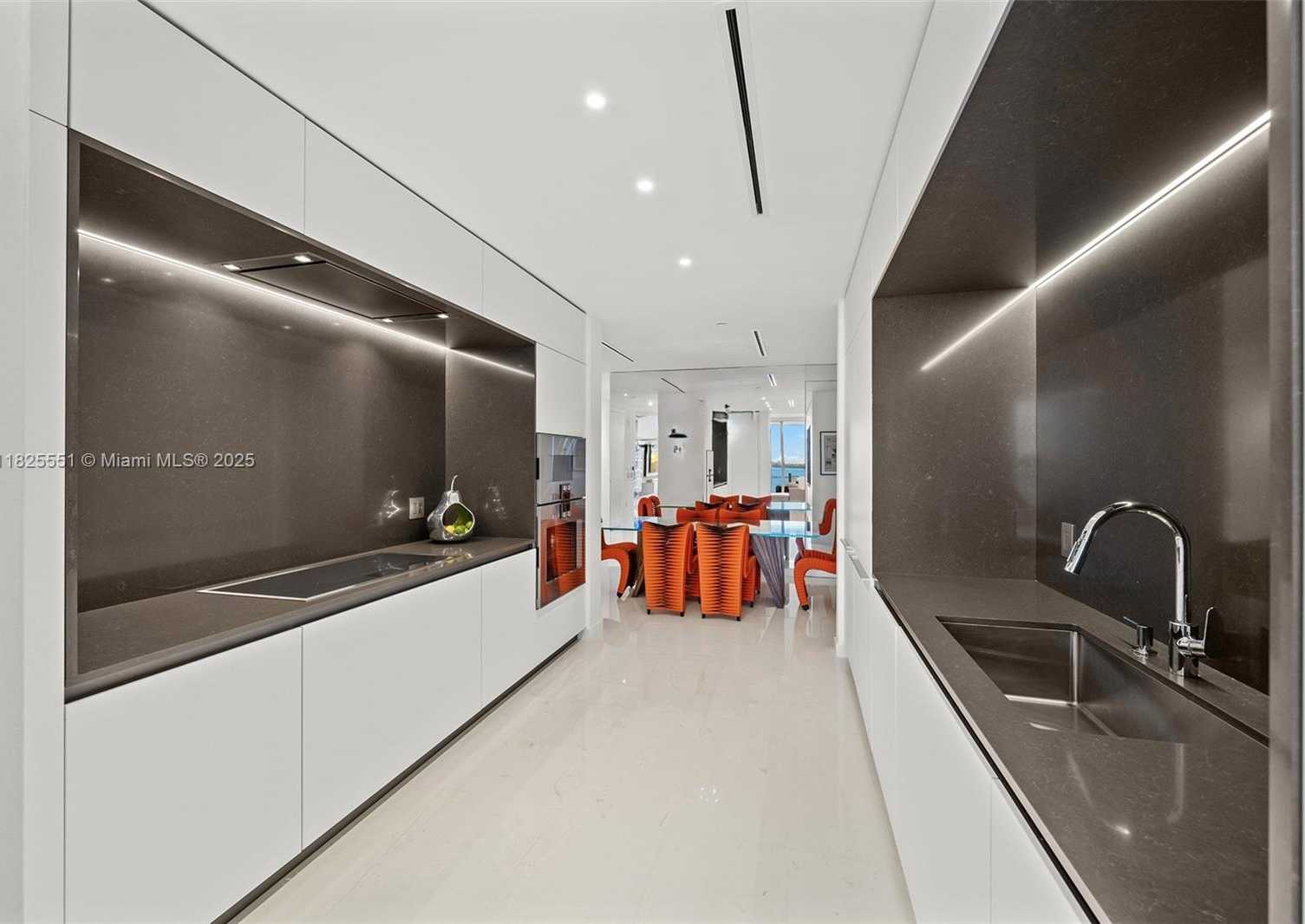 Small Image of 300 BISCAYNE BOULEVARD WAY #2703, Miami Number 15