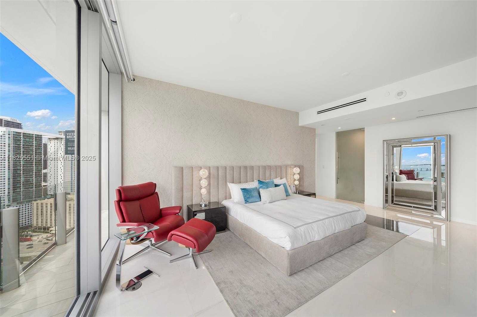 Small Image of 300 BISCAYNE BOULEVARD WAY #2703, Miami Number 20