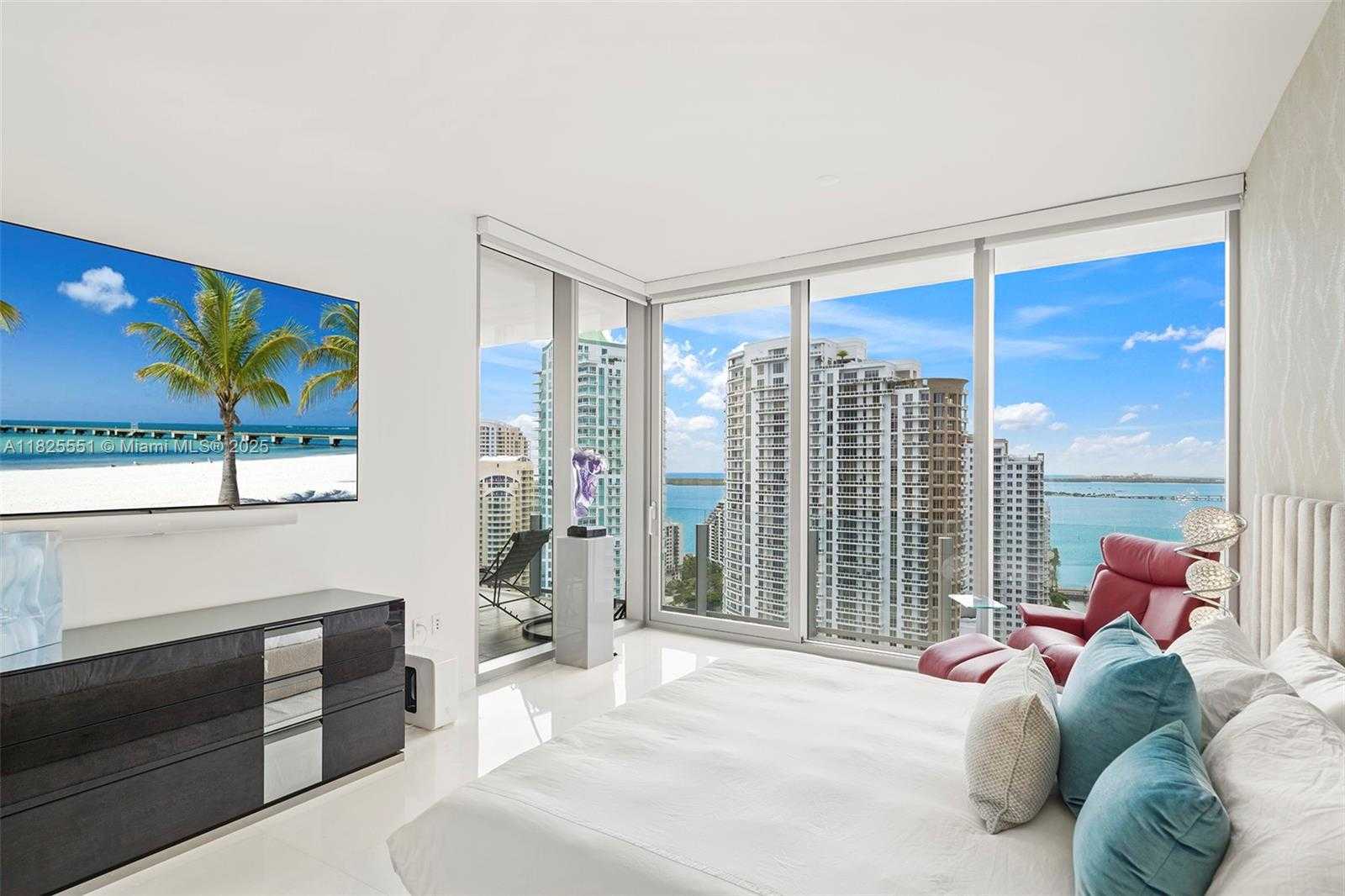 Small Image of 300 BISCAYNE BOULEVARD WAY #2703, Miami Number 21