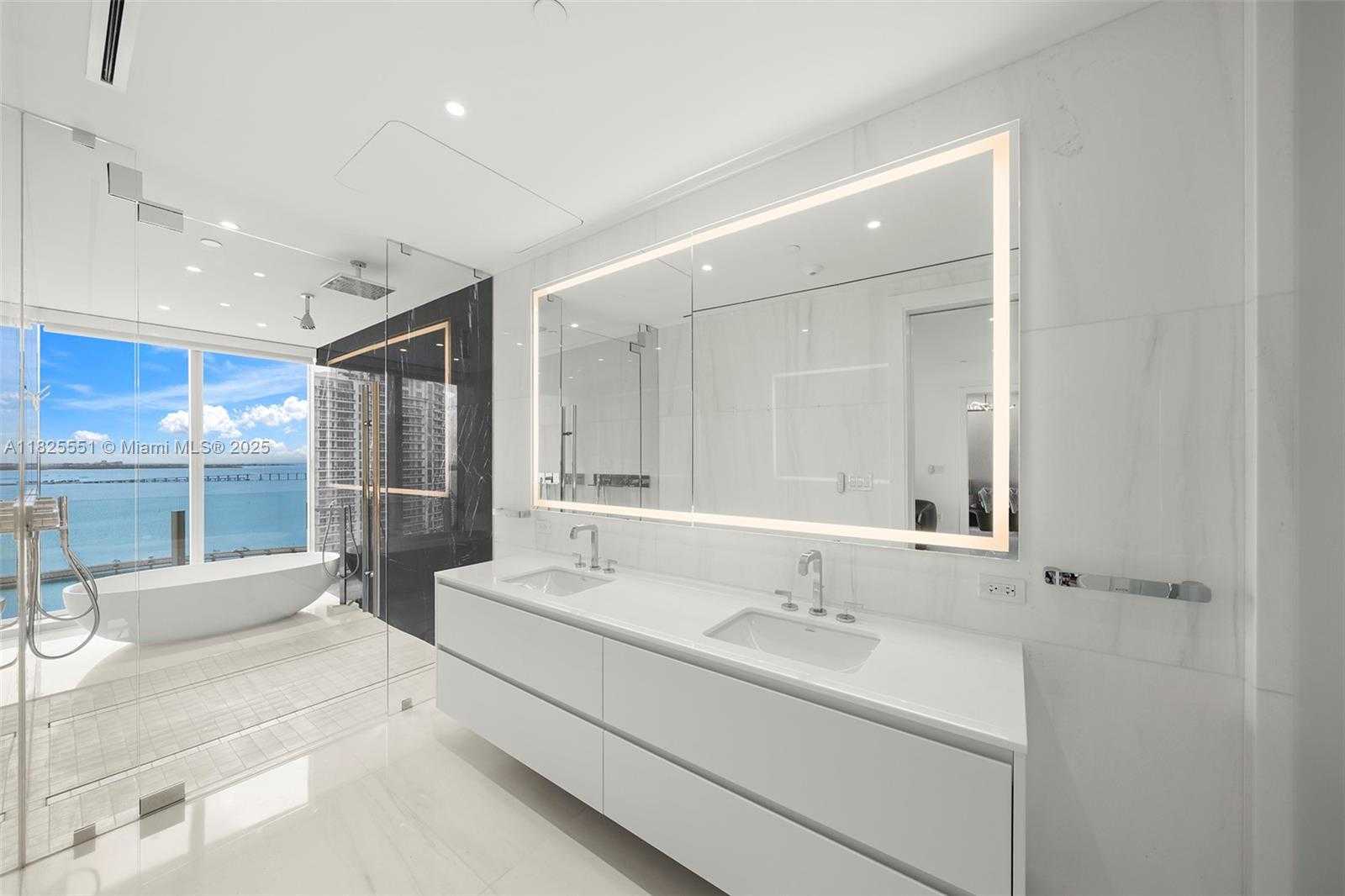 Small Image of 300 BISCAYNE BOULEVARD WAY #2703, Miami Number 23