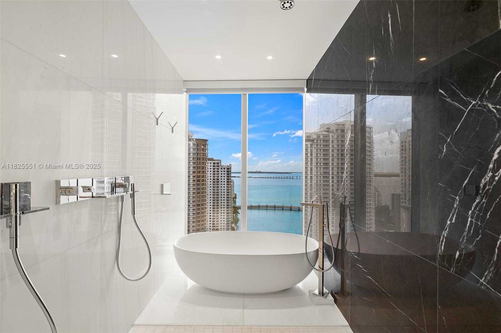 Small Image of 300 BISCAYNE BOULEVARD WAY #2703, Miami Number 24