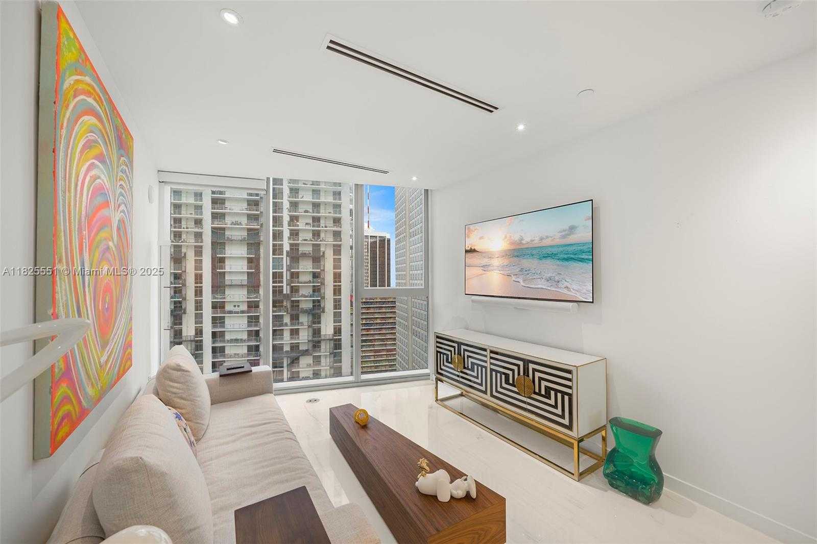 Small Image of 300 BISCAYNE BOULEVARD WAY #2703, Miami Number 26