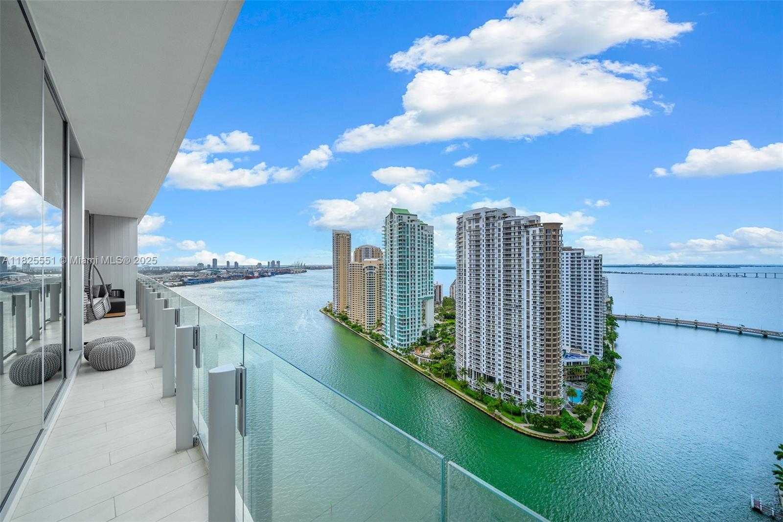 Small Image of 300 BISCAYNE BOULEVARD WAY #2703, Miami Number 3