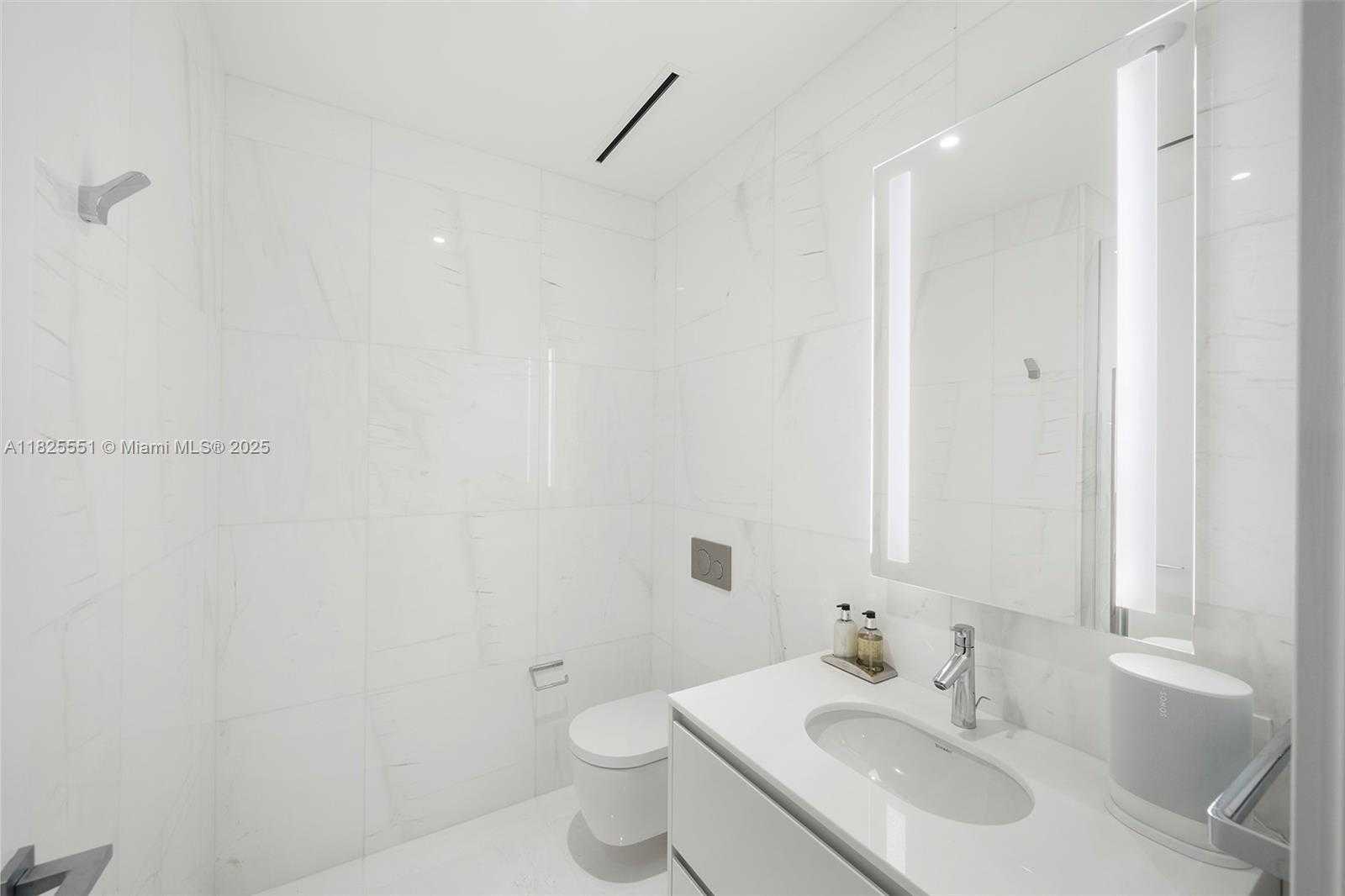 Small Image of 300 BISCAYNE BOULEVARD WAY #2703, Miami Number 33