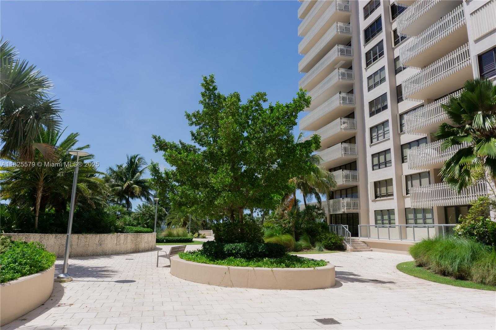 Small Image of 3 GROVE ISLE DR #C1405, Miami Number 16