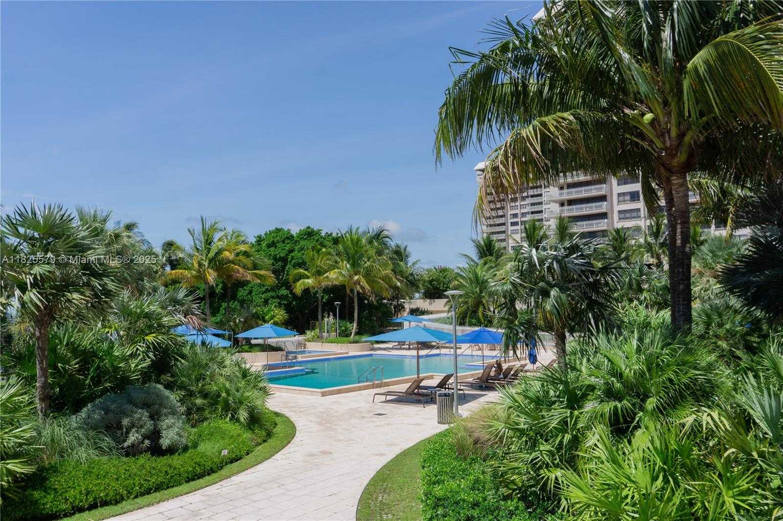 Small Image of 3 GROVE ISLE DR #C1405, Miami Number 19
