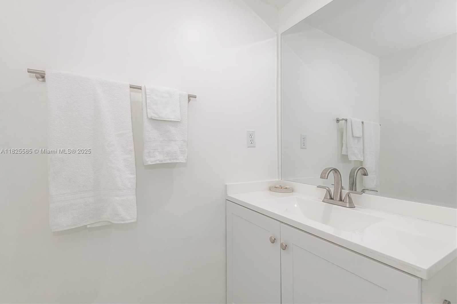 Small Image of 3901 SOUTH OCEAN DR #12E, Hollywood Number 20