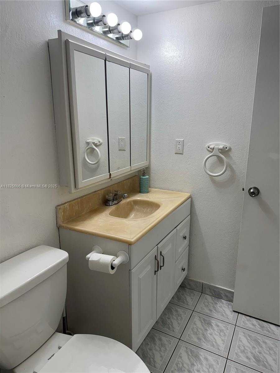 Small Image of 17620 ATLANTIC BLVD #105, Sunny Isles Beach Number 19