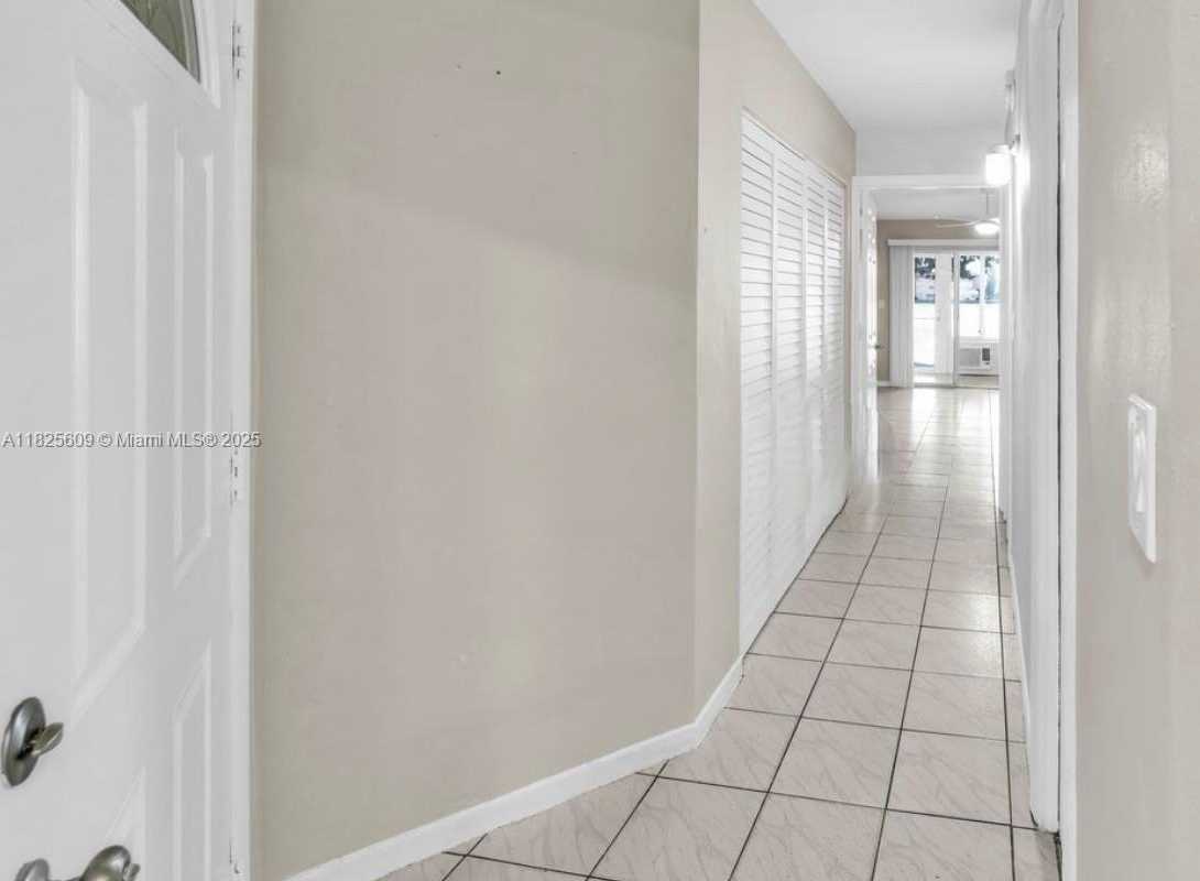 Small Image of 18801 NORTH EAST 2ND AVE #1006, Miami Number 7