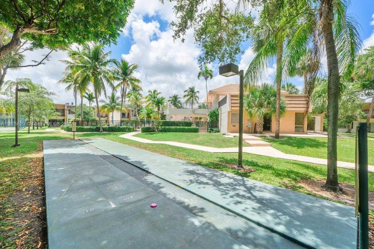 Small Image of 8261 SOUTH WEST 128TH ST #215, Pinecrest Number 17