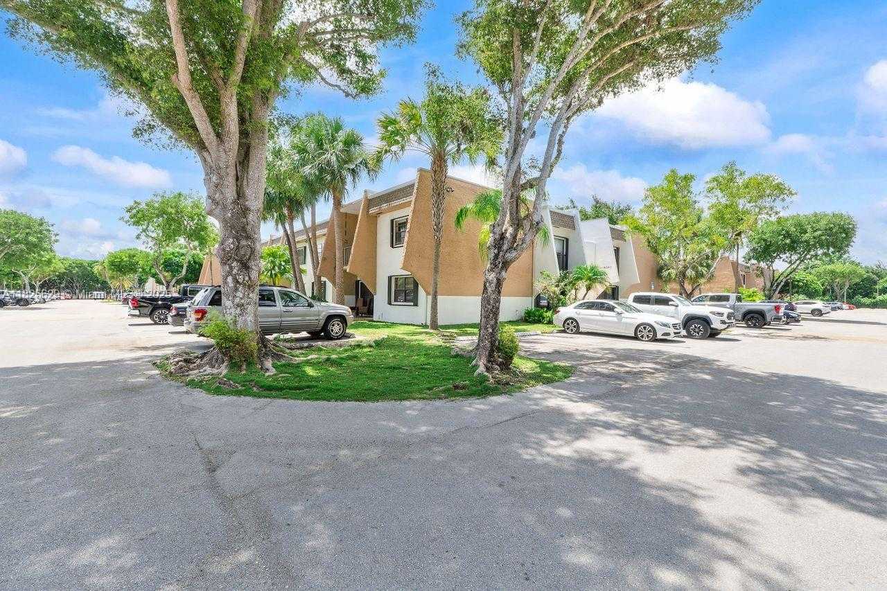 Small Image of 8261 SOUTH WEST 128TH ST #215, Pinecrest Number 18
