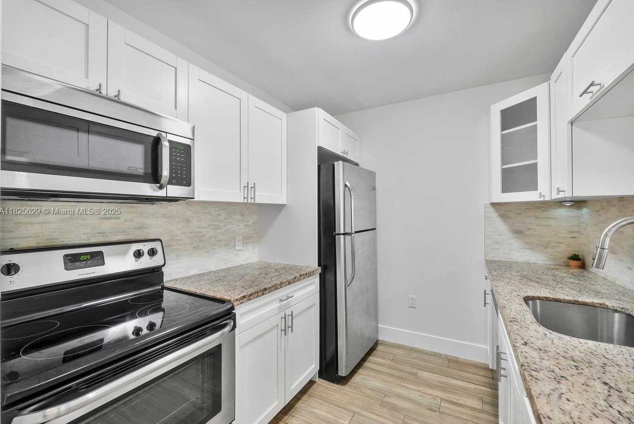Small Image of 8261 SOUTH WEST 128TH ST #215, Pinecrest Number 6