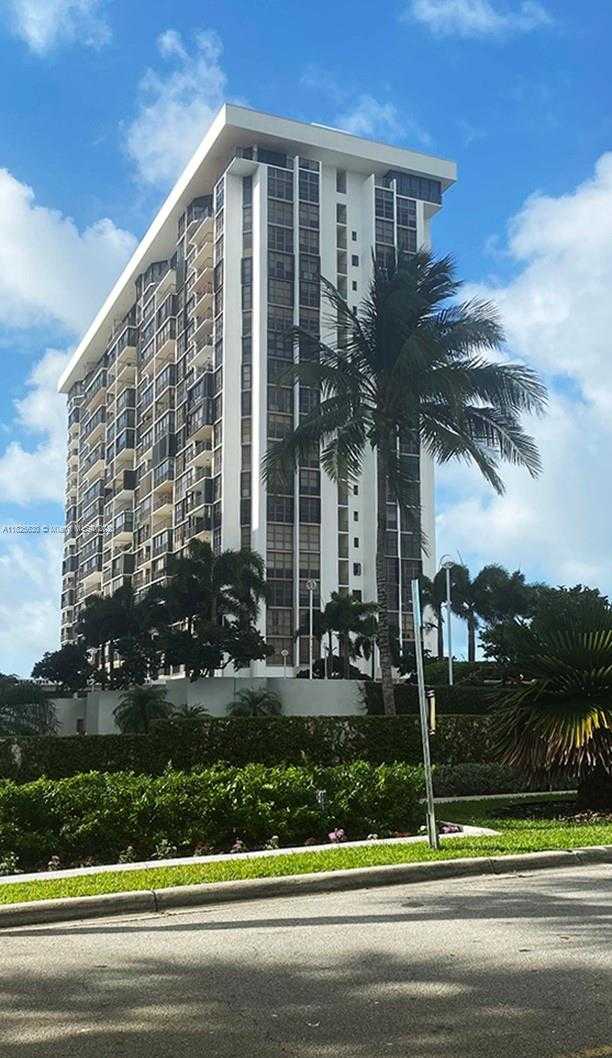 Small Image of 1915 BRICKELL AVE #CC6, Miami Number 21