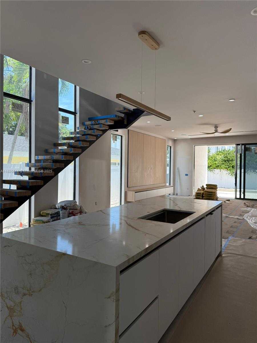 Small Image of 808 NORTH EAST 17TH TER, Fort Lauderdale Number 14