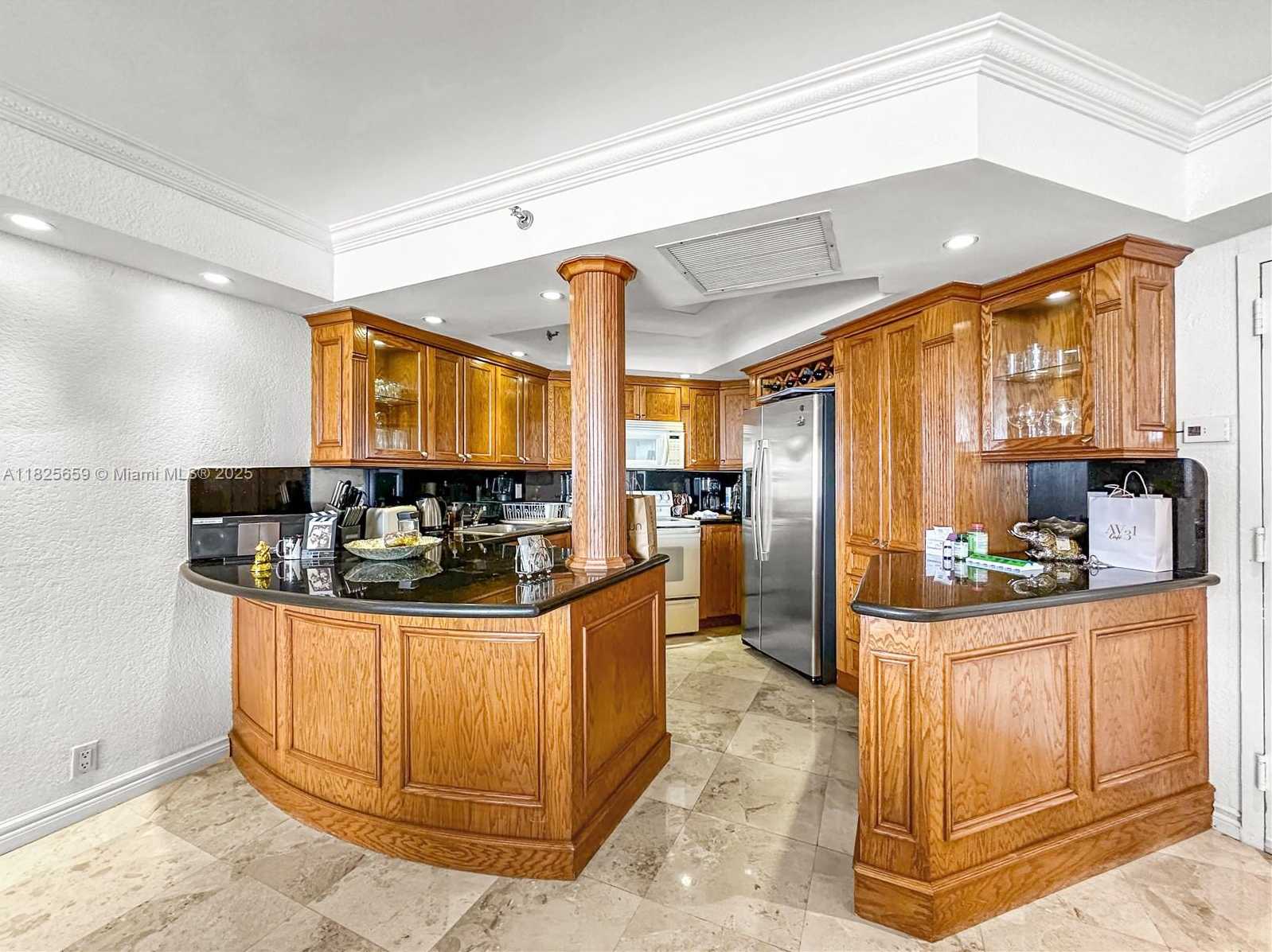 Small Image of 6767 COLLINS AVE #704, Miami Beach Number 10
