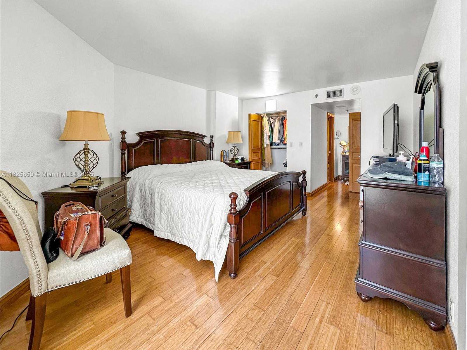 Small Image of 6767 COLLINS AVE #704, Miami Beach Number 12