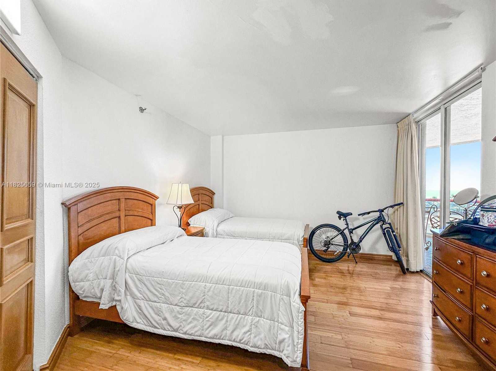 Small Image of 6767 COLLINS AVE #704, Miami Beach Number 18
