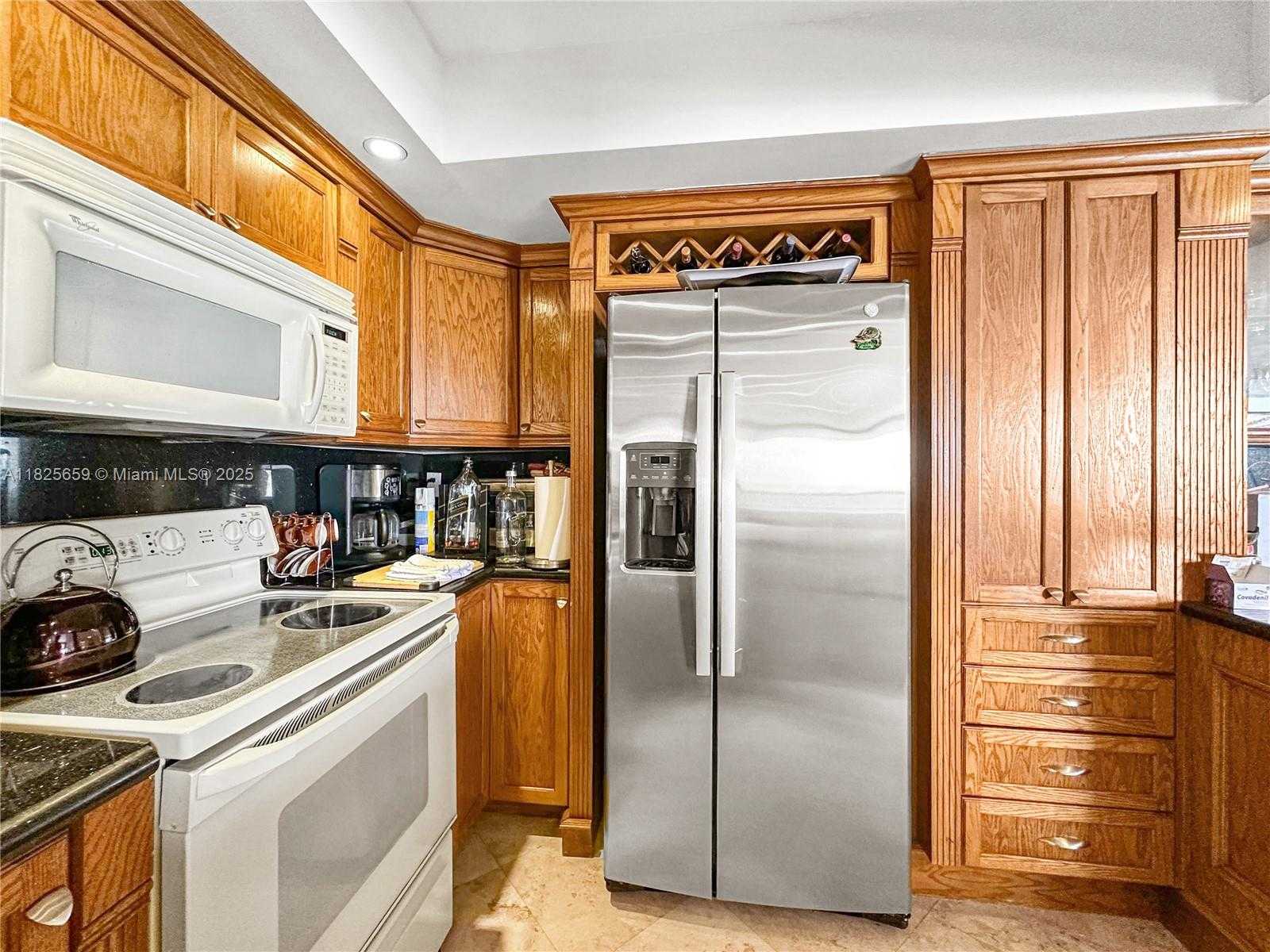 Small Image of 6767 COLLINS AVE #704, Miami Beach Number 8