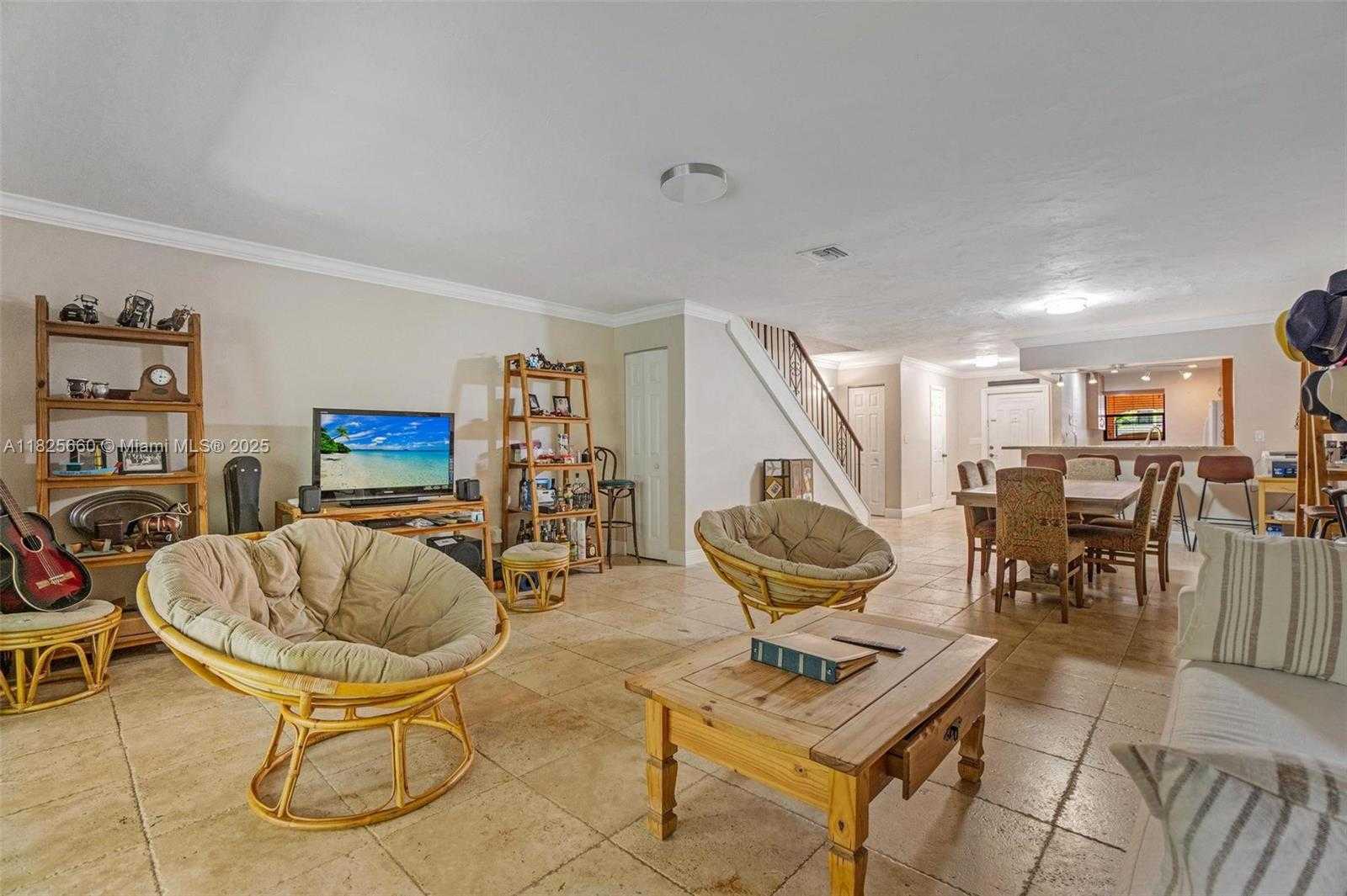 Small Image of 3538 ESTEPONA AVE #D-2, Doral Number 12