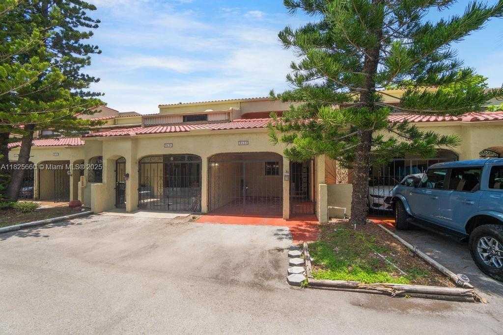 Small Image of 3538 ESTEPONA AVE #D-2, Doral Number 2