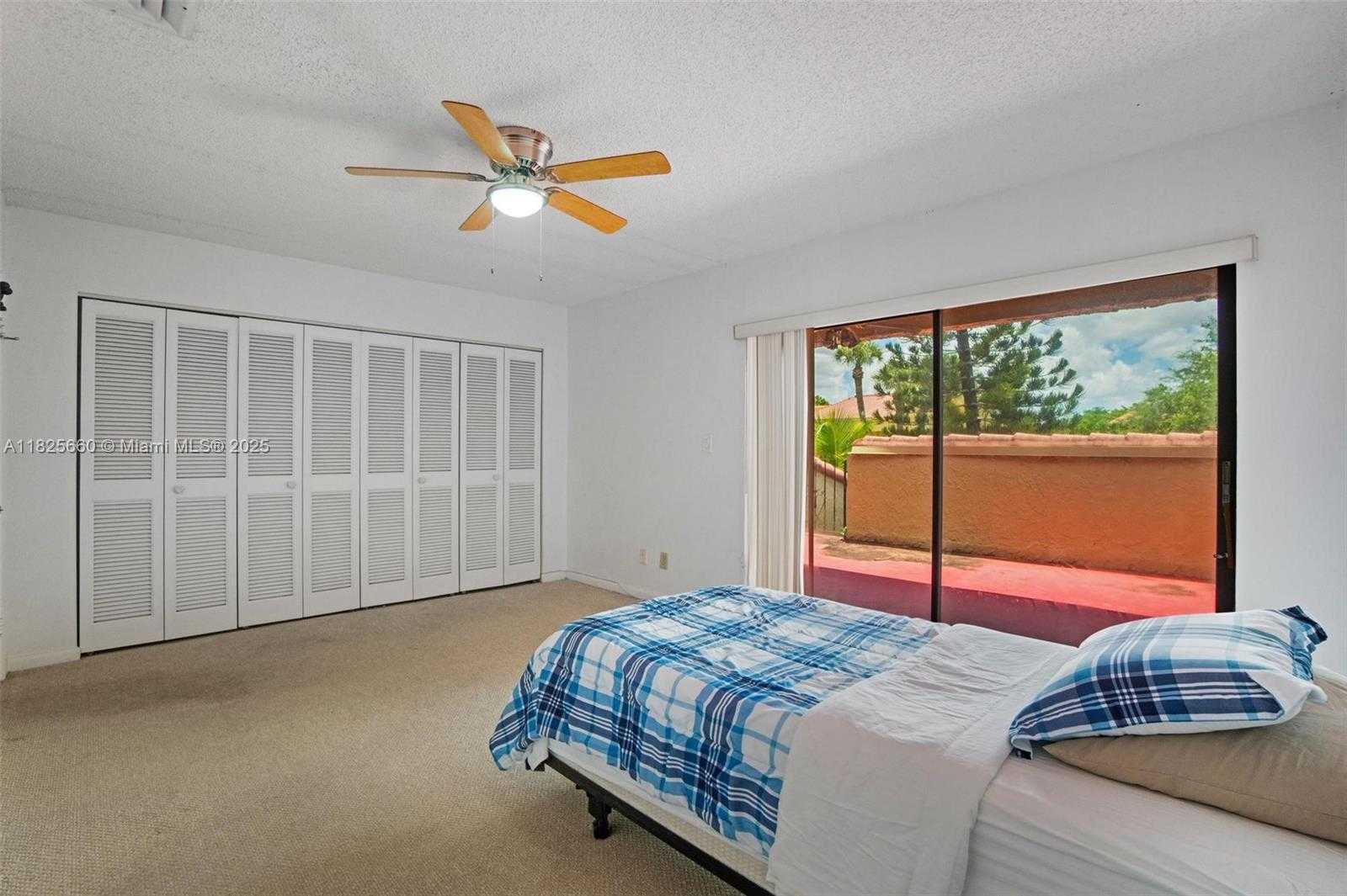 Small Image of 3538 ESTEPONA AVE #D-2, Doral Number 25