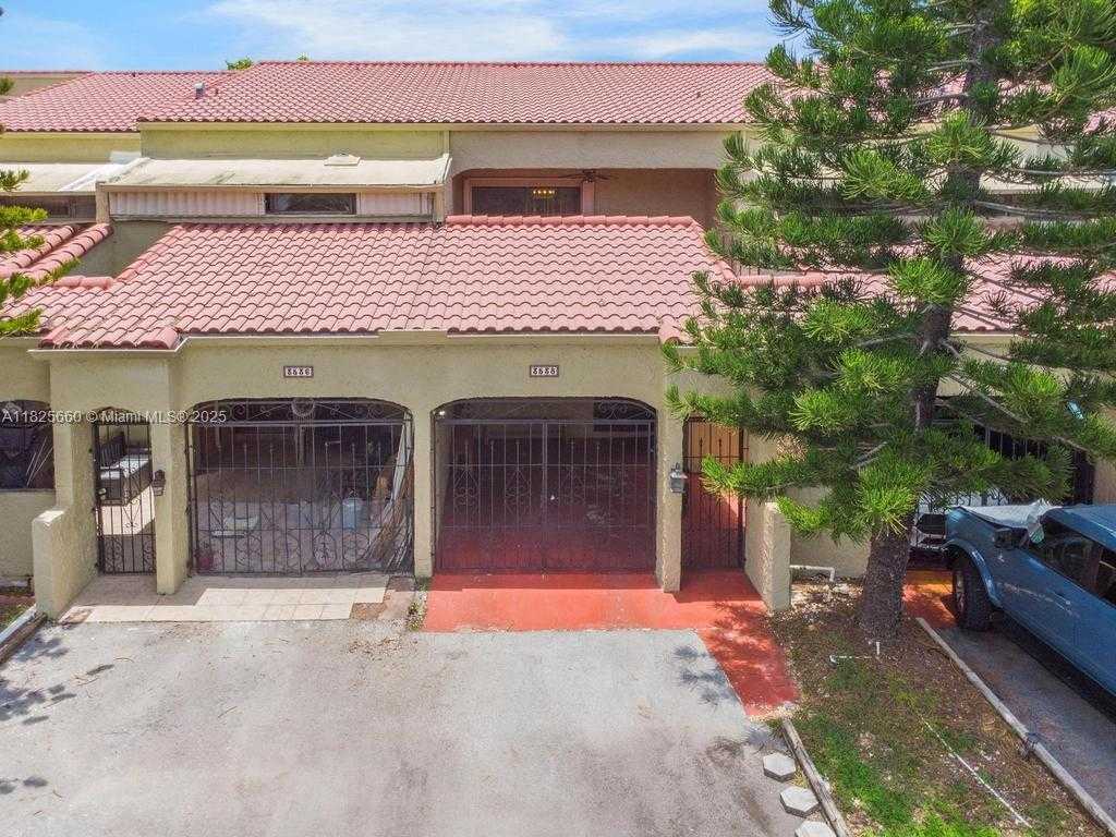 Small Image of 3538 ESTEPONA AVE #D-2, Doral Number 3