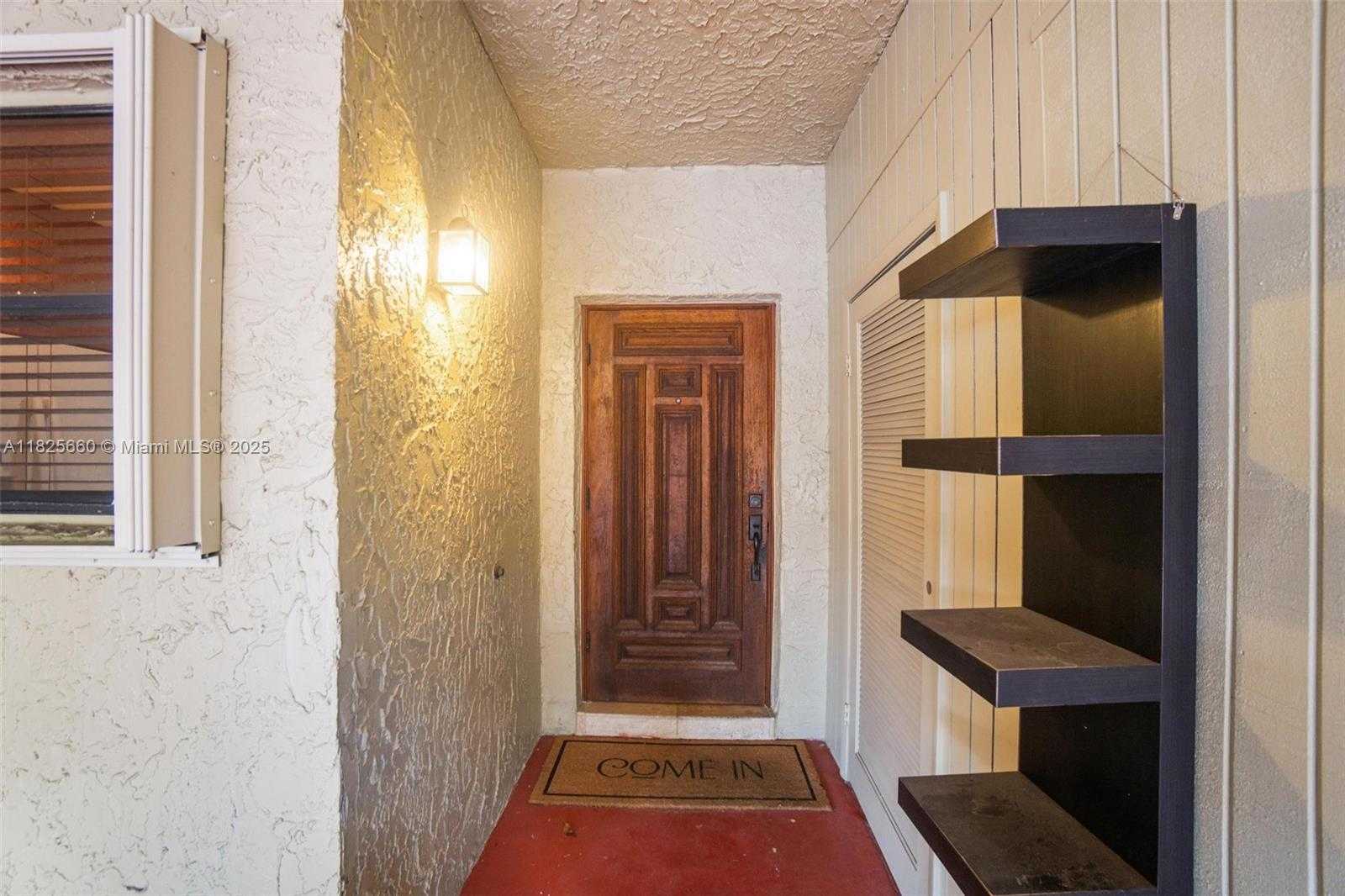 Small Image of 3538 ESTEPONA AVE #D-2, Doral Number 40