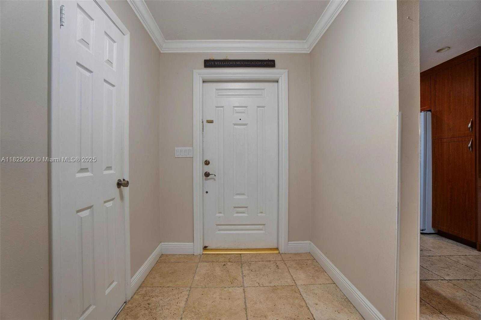 Small Image of 3538 ESTEPONA AVE #D-2, Doral Number 7