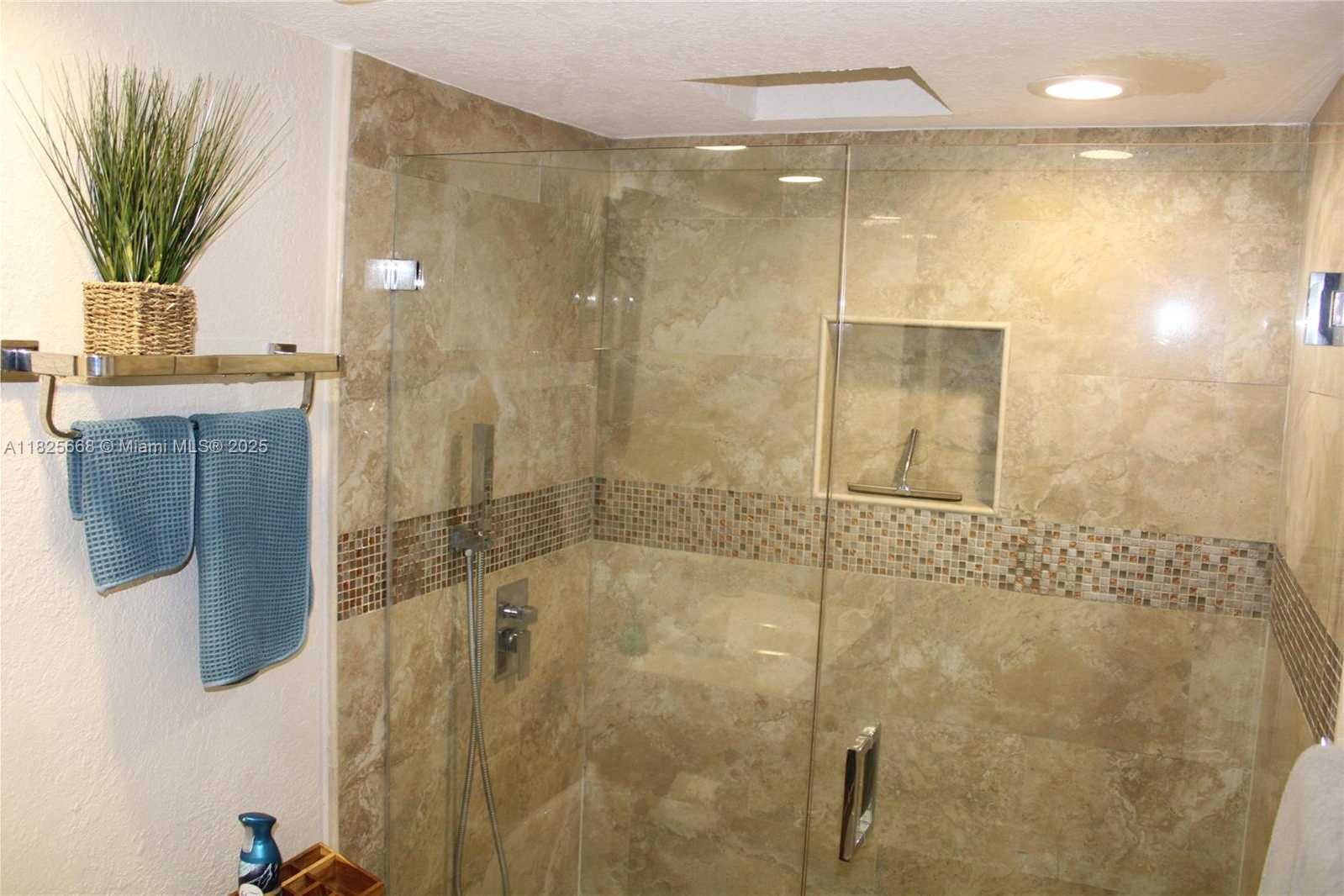 Small Image of 7201 MIAMI LAKES DR #B13, Miami Lakes Number 15