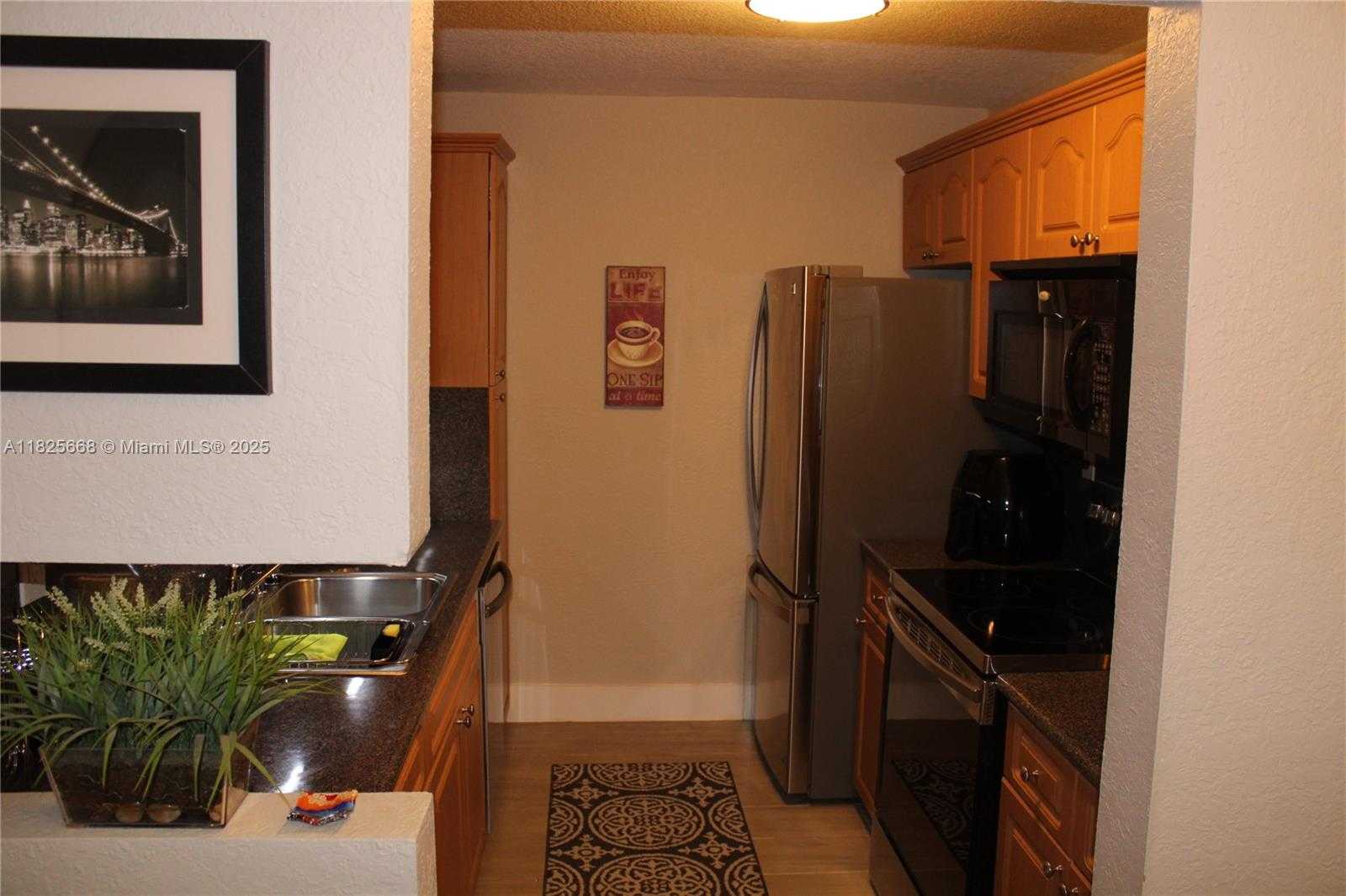 Small Image of 7201 MIAMI LAKES DR #B13, Miami Lakes Number 3