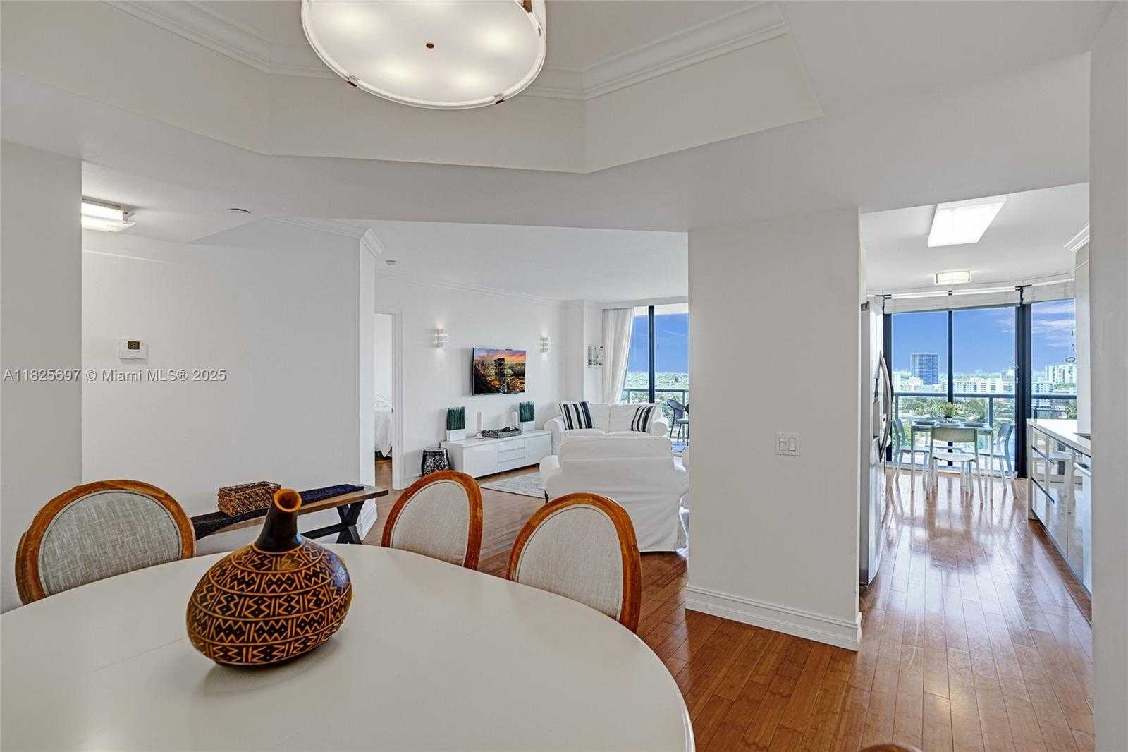 Small Image of 3640 YACHT CLUB DR #1704, Aventura Number 17