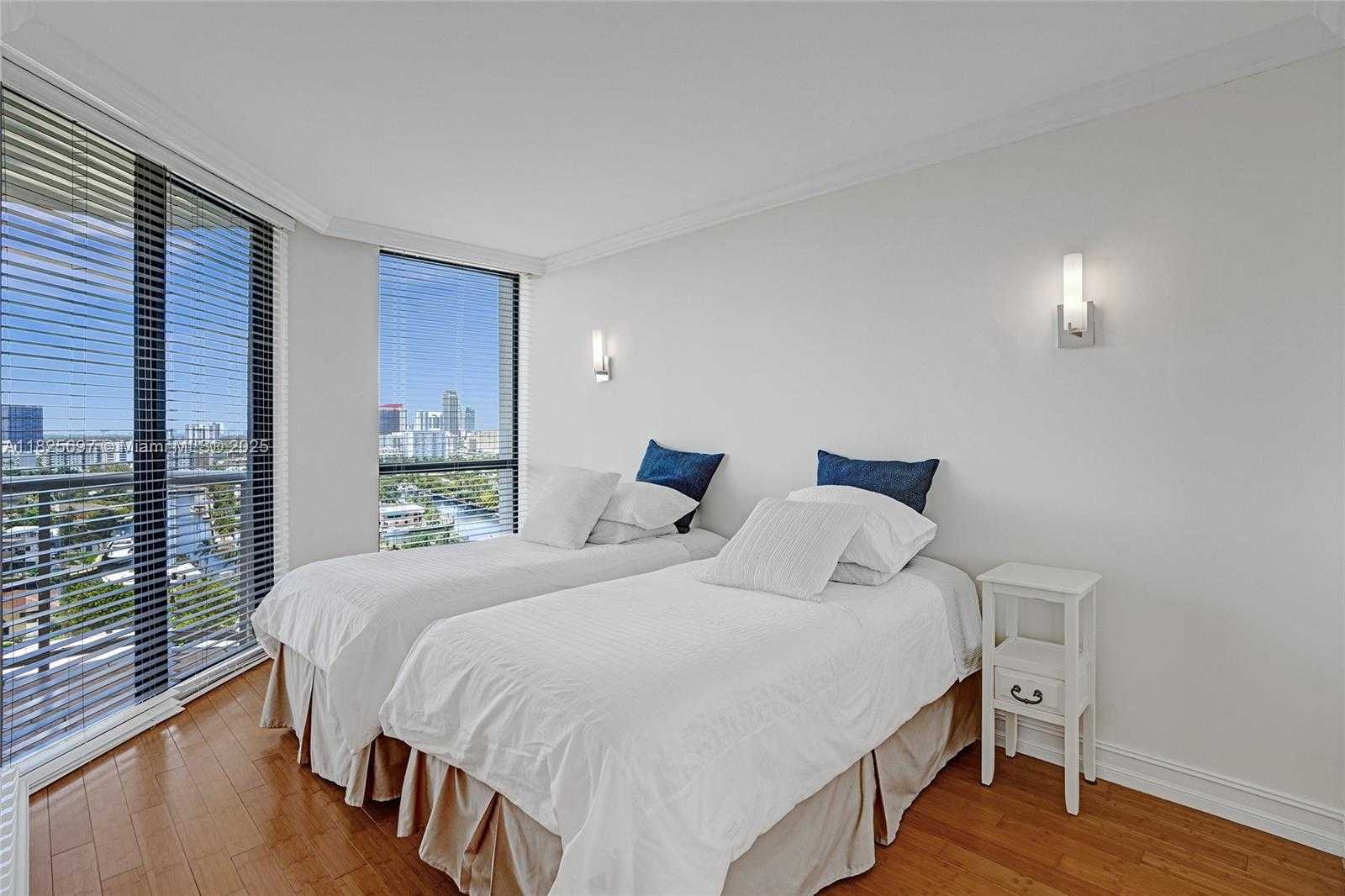 Small Image of 3640 YACHT CLUB DR #1704, Aventura Number 26