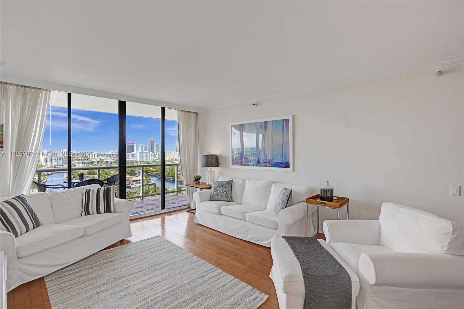 Small Image of 3640 YACHT CLUB DR #1704, Aventura Number 3