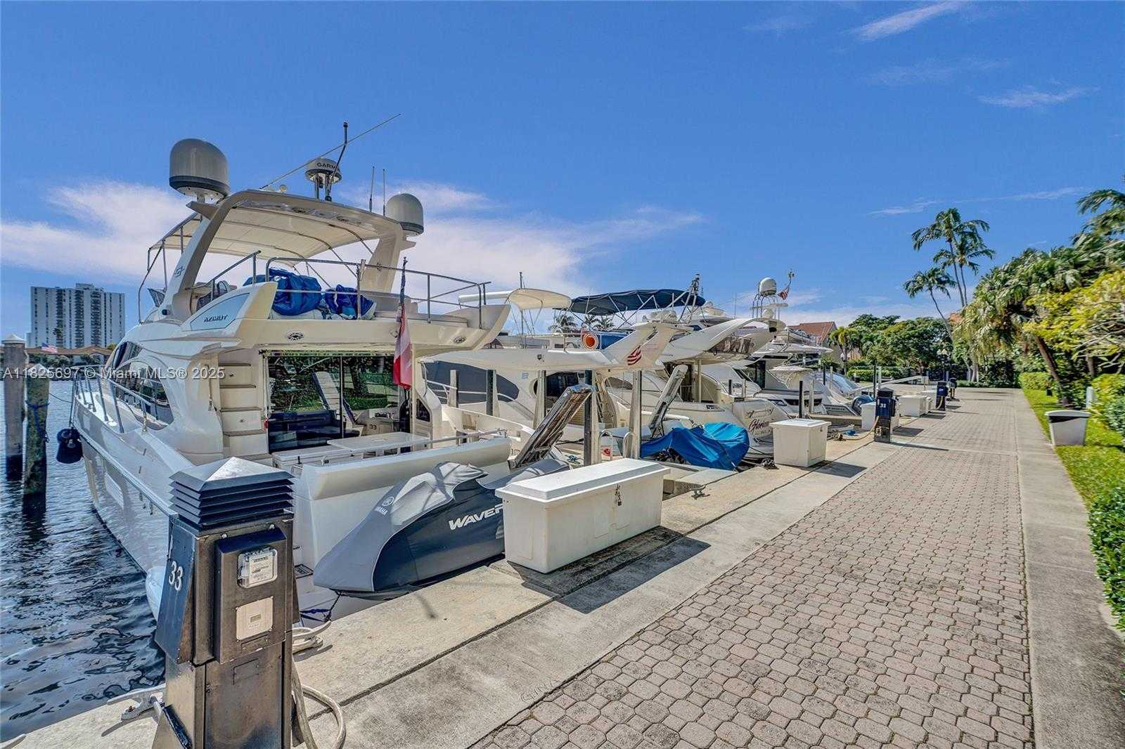 Small Image of 3640 YACHT CLUB DR #1704, Aventura Number 31