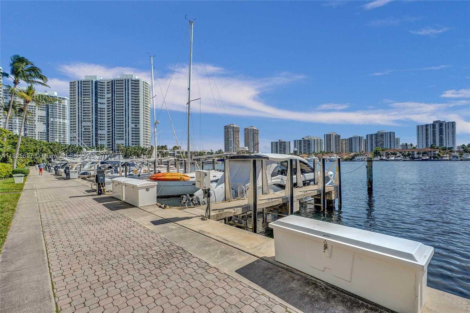 Small Image of 3640 YACHT CLUB DR #1704, Aventura Number 32