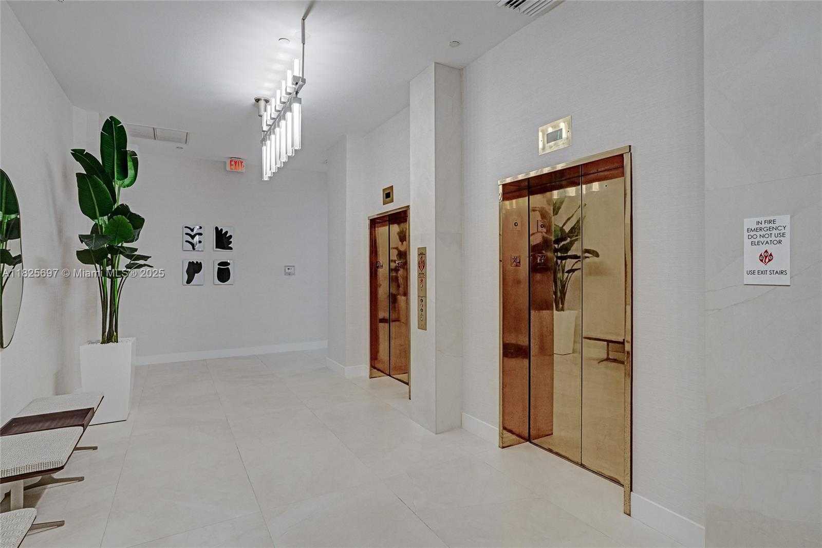 Small Image of 3640 YACHT CLUB DR #1704, Aventura Number 36