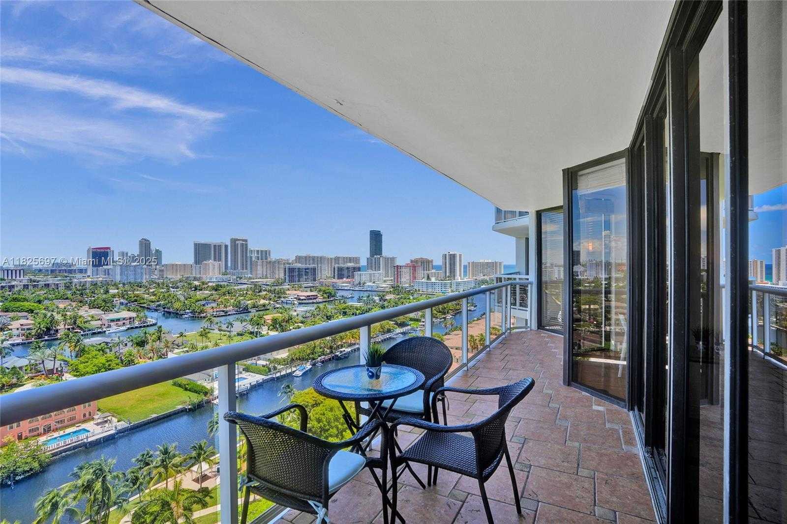 Small Image of 3640 YACHT CLUB DR #1704, Aventura Number 5