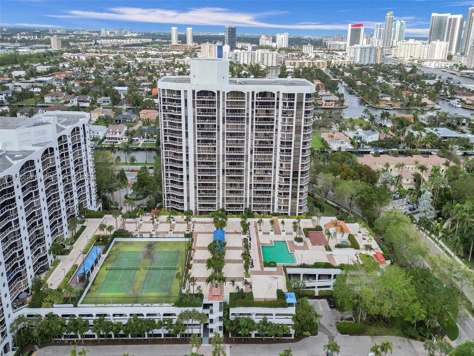 Small Image of 3640 YACHT CLUB DR #1704, Aventura Number 52