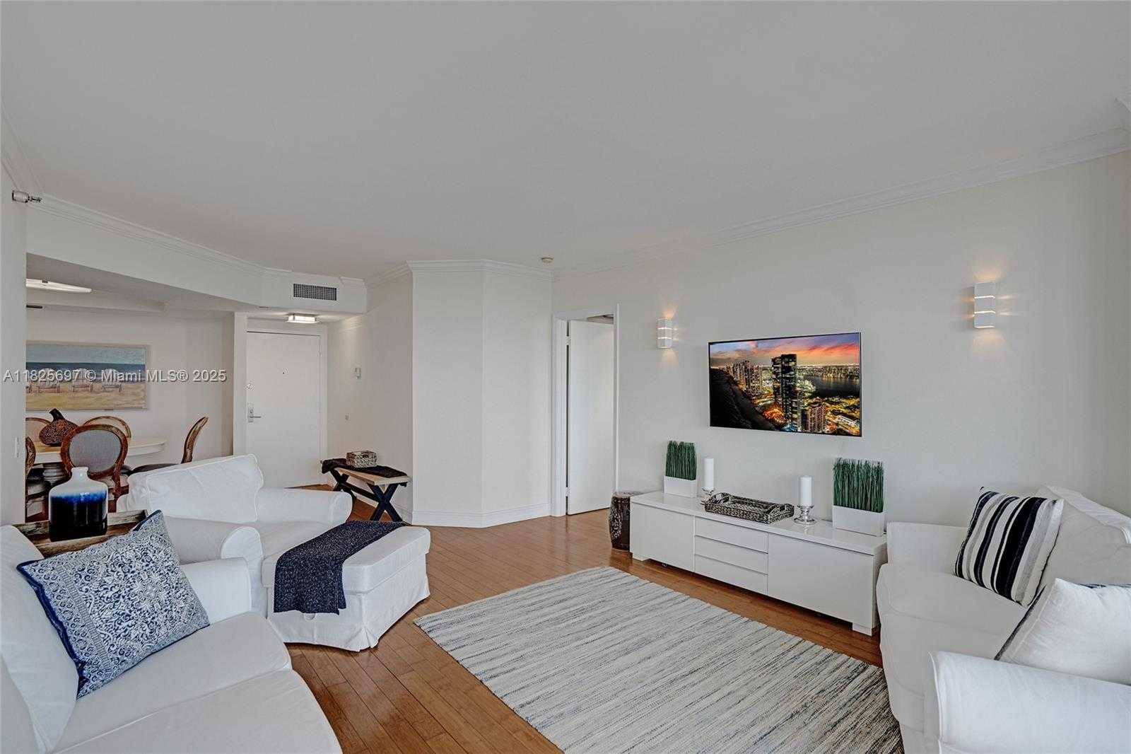Small Image of 3640 YACHT CLUB DR #1704, Aventura Number 7