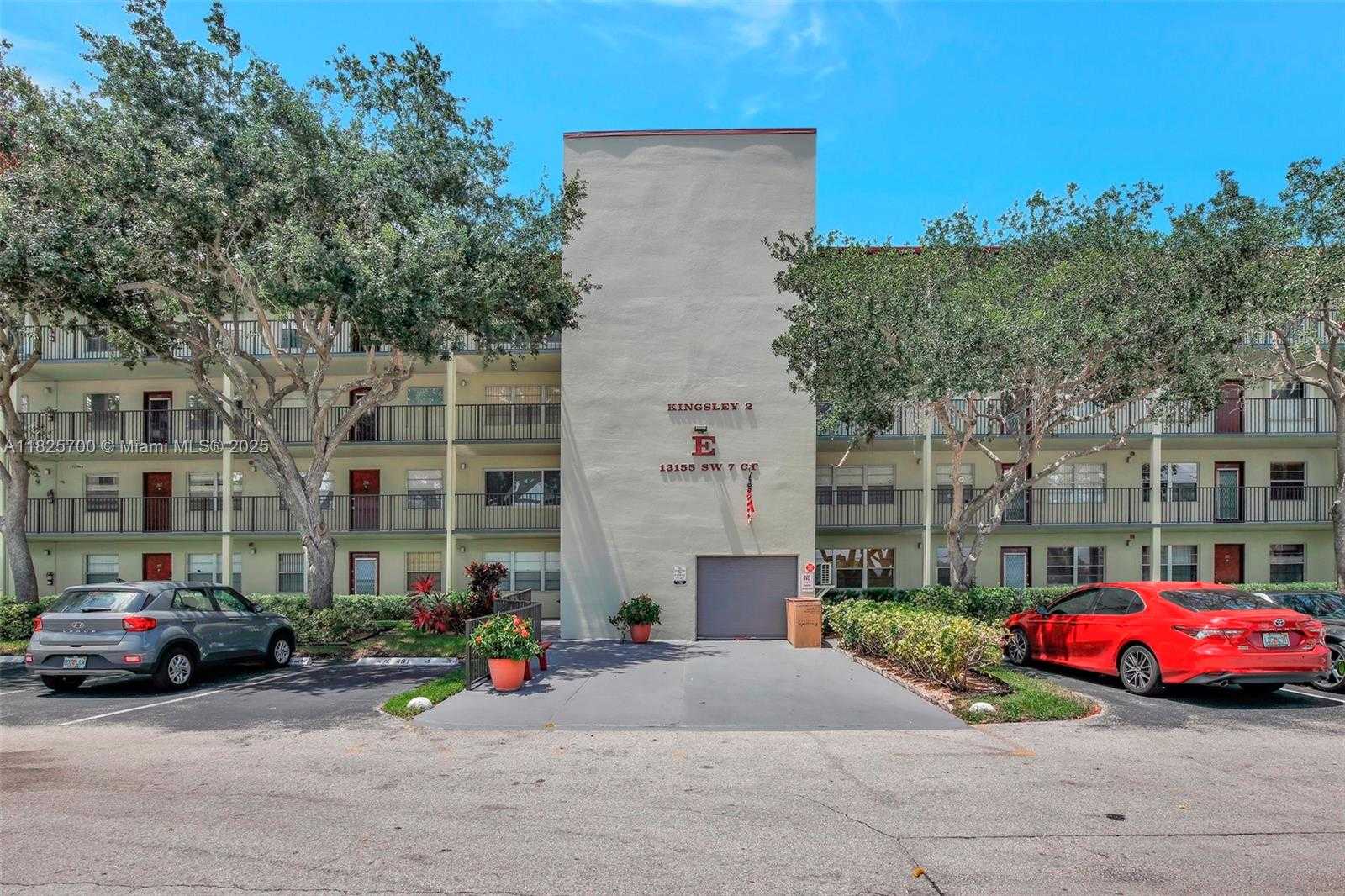 Small Image of 13155 SOUTH WEST 7TH CT #308E, Pembroke Pines Number 12