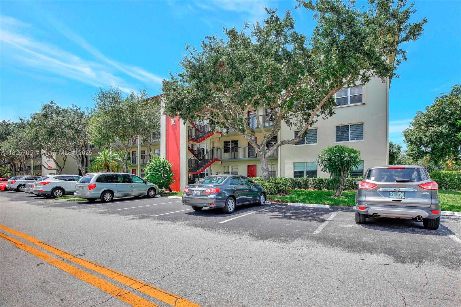 Small Image of 13155 SOUTH WEST 7TH CT #308E, Pembroke Pines Number 25