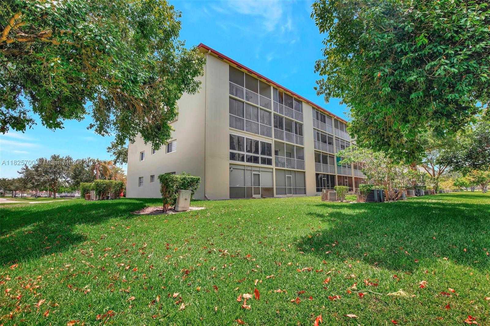 Small Image of 13155 SOUTH WEST 7TH CT #308E, Pembroke Pines Number 26