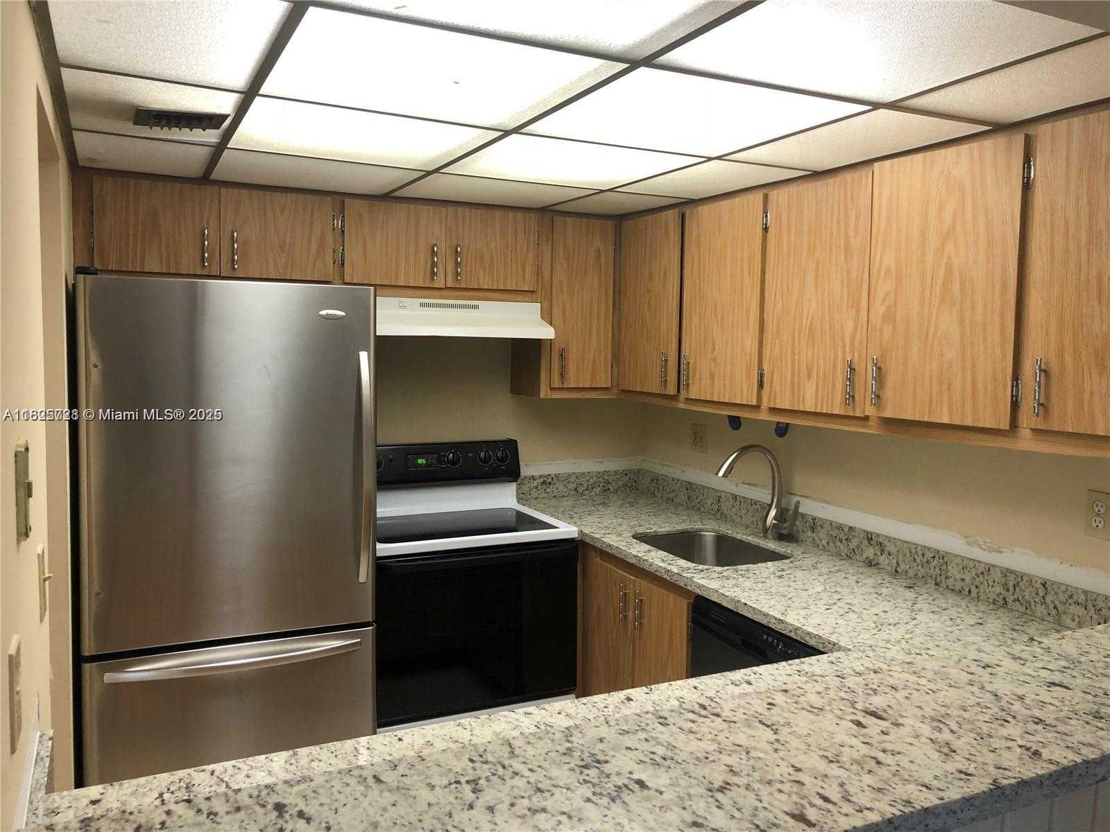 Small Image of 5995 WASHINGTON ST #233, Hollywood Number 10